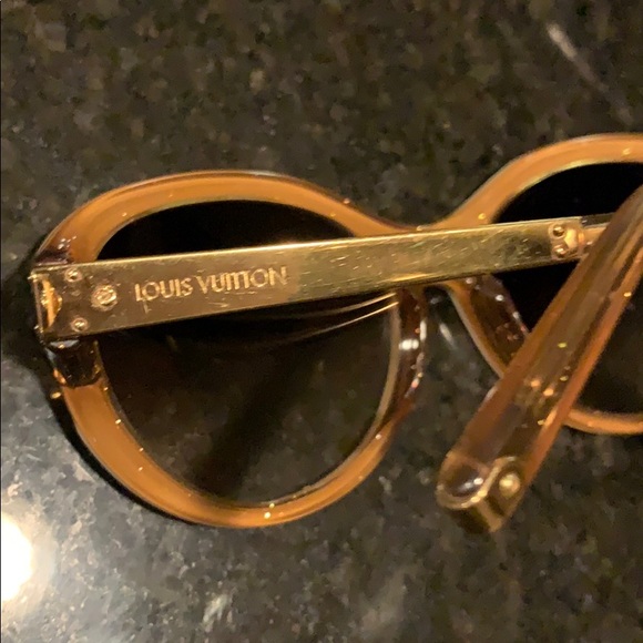 Louis Vuitton sunglasses - Picture 2 of 4